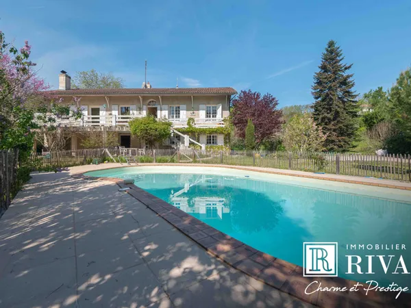 BELLE TRADITIONNELLE - 220 M2 - 5 CH - STUDIO - 4822 M2