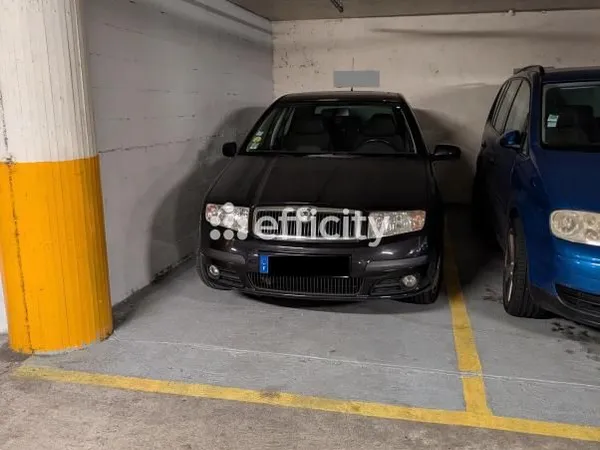 Parking 11 m² Paris