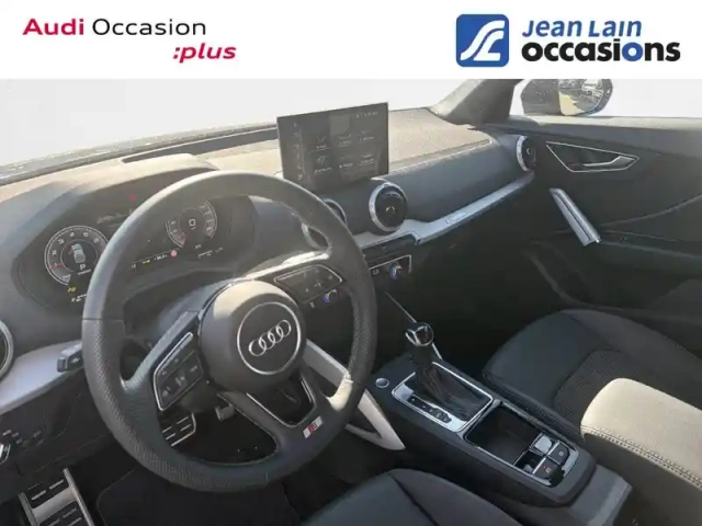 Audi Q2 35 tfsi 150 s tronic 7 — photo 11