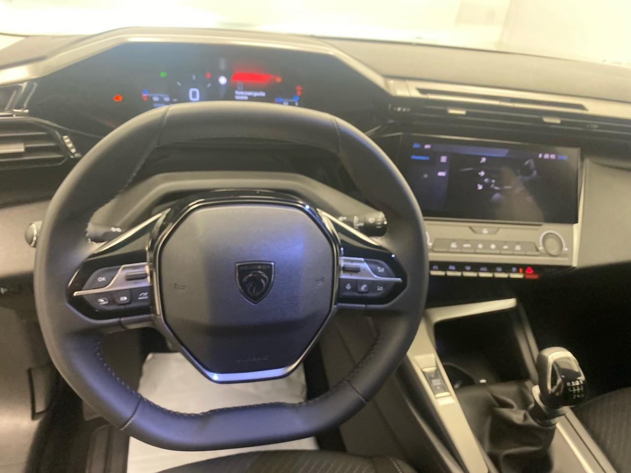 Peugeot 308 sw puretech 130ch s&s bvm6 active pack — photo 12
