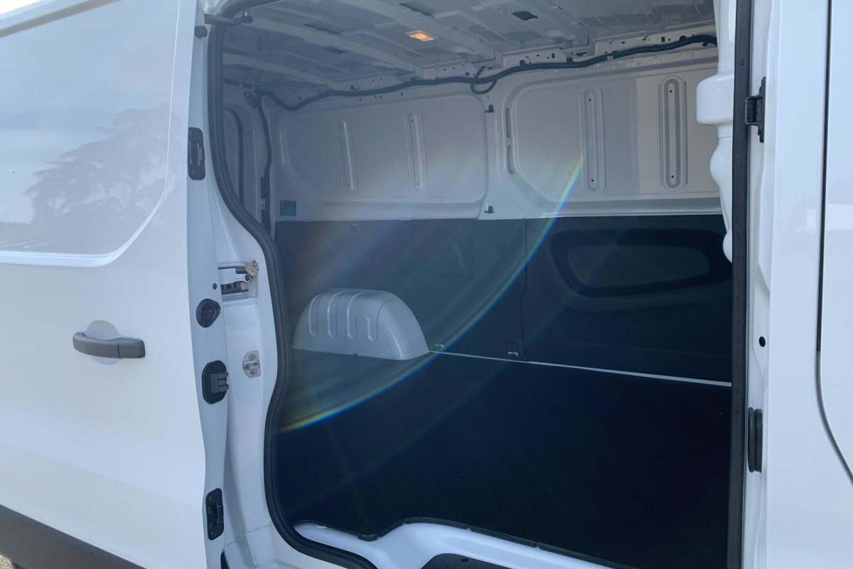 Renault TRAFIC FOURGON — photo 10