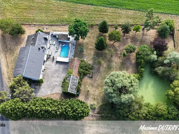 Maison 5 pièces 140m² - Piscine - Dépendance
