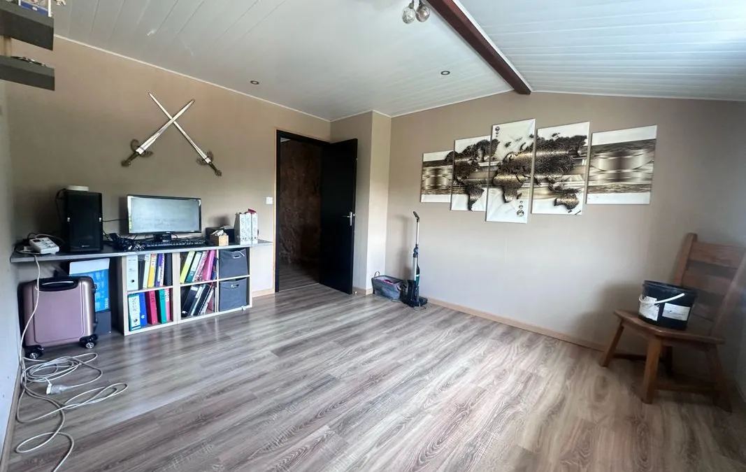 Photo 8