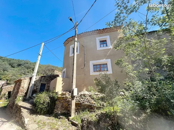 Pied à Terre Idéal dans Hameau Paisible Le Priou, près de St-Chinian