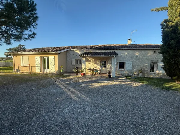 Belle maison de plain pied en pierre à 10mn de Villeneuve/Lot