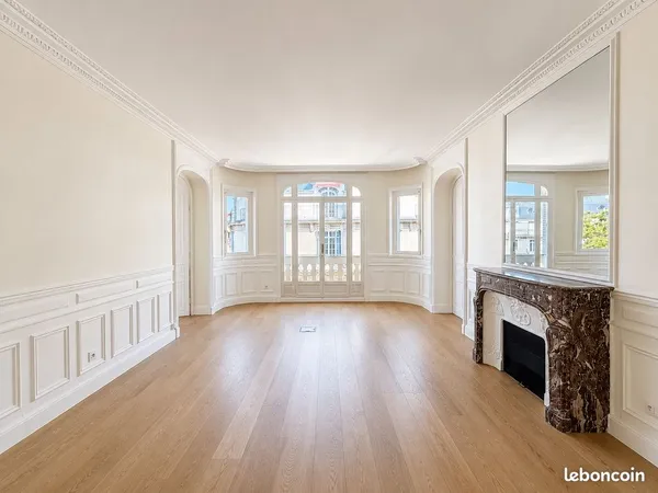 Bureaux 303 m²