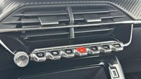 Peugeot 208 1.2 PureTech 100ch S&S Style 118g — photo 15