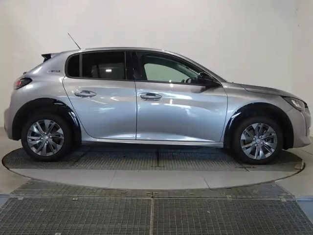 Peugeot 208 e- 136ch style — photo 5