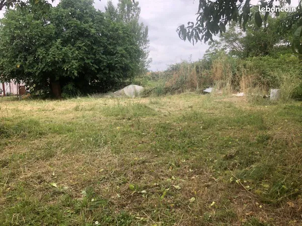 Vend terrain constructible