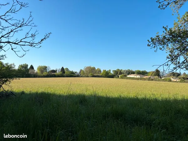 Terrain à bâtir à 2min de Créon