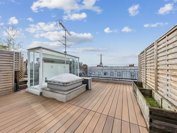 Paris VIII - Rare - Appartement avec une terrasse exceptionnelle
