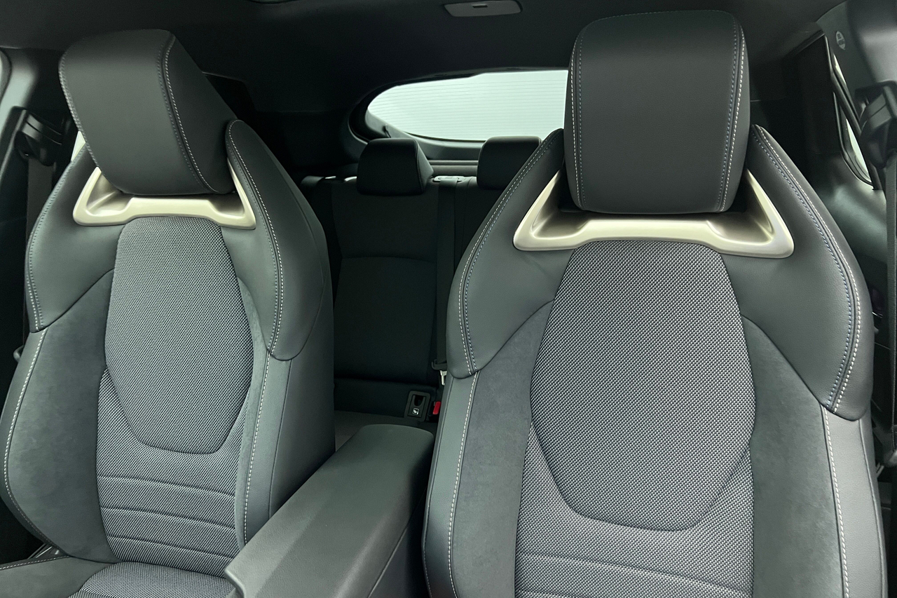 TOYOTA C-HR Hybride Rechargeable 225 — photo 13