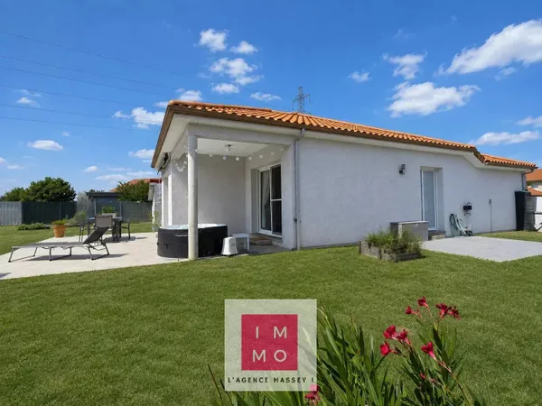 Villa contemporaine de plain-pied aux portes de Tarbes - Élégance, volumes et vue Pyrénées