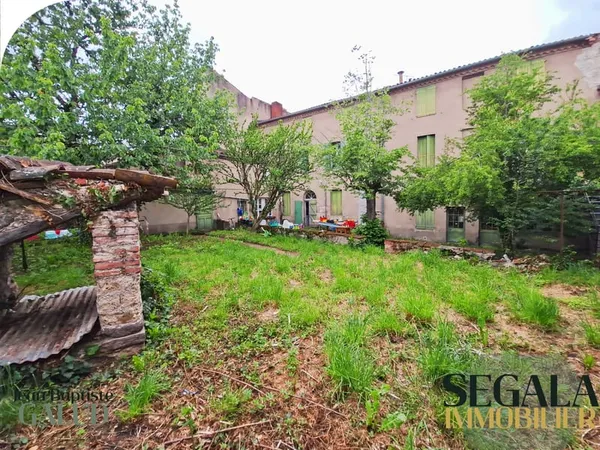 Immeuble dans le centre ville de Carmaux - 650 m2 au sol
