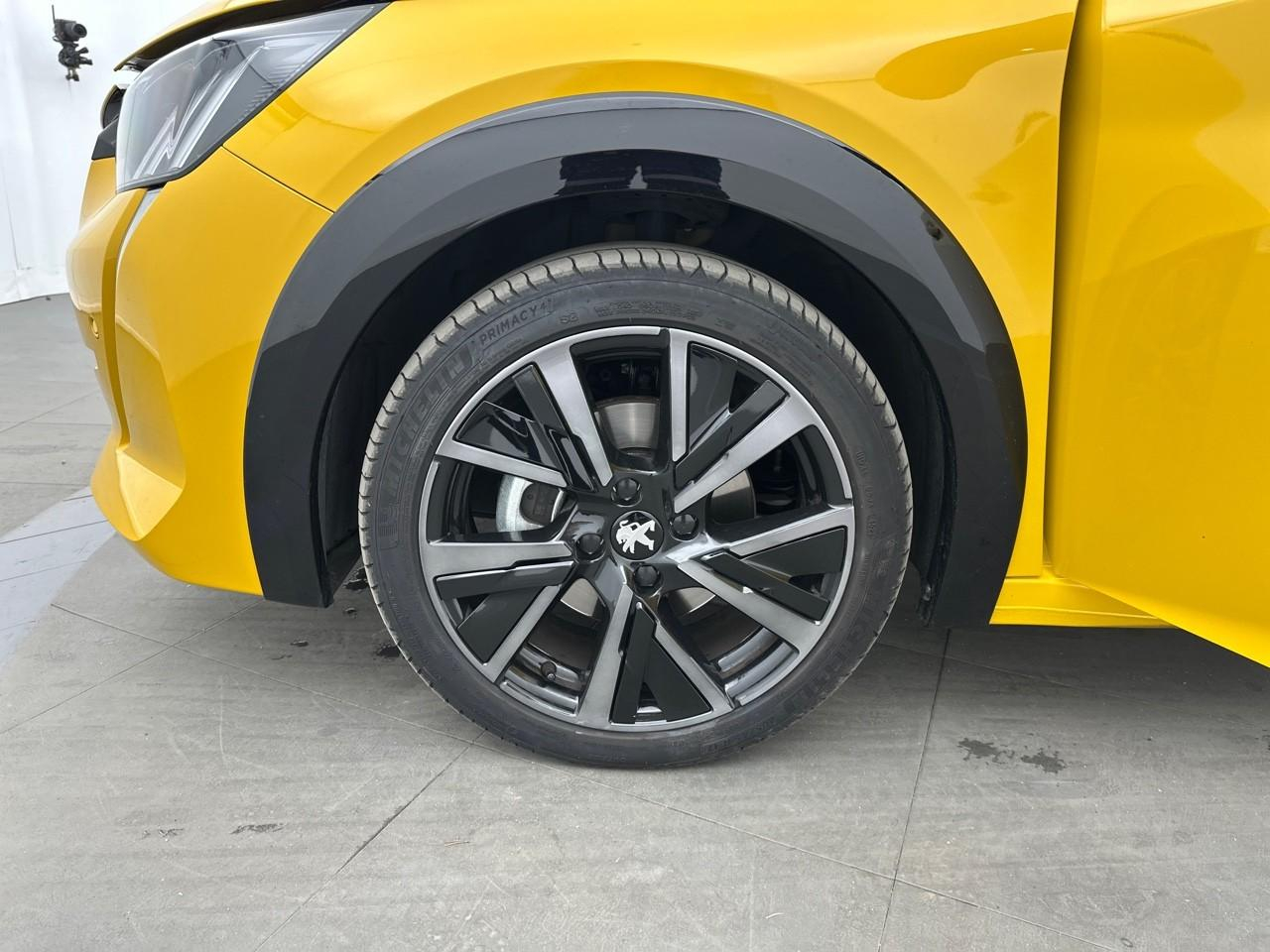Peugeot 208 puretech 100 s&s eat8 gt — photo 14