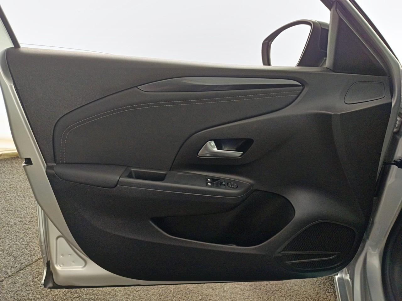Opel Corsa 1.2 75 ch bvm5 elegance business — photo 19