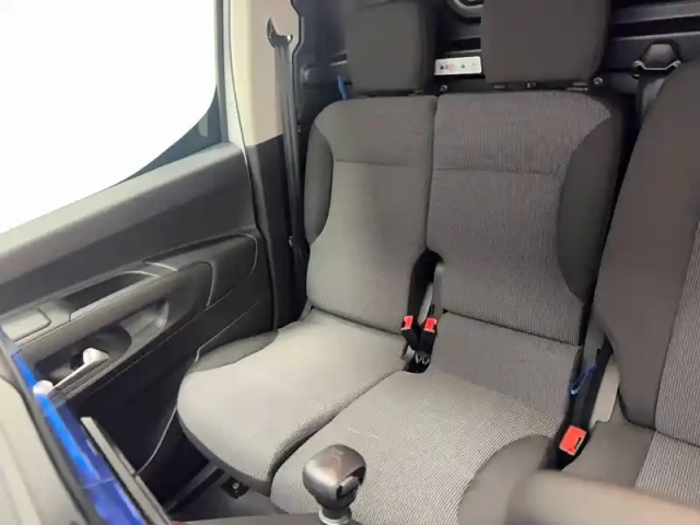 Peugeot Partner fourgon m diesel 100 ch manuelle — photo 4
