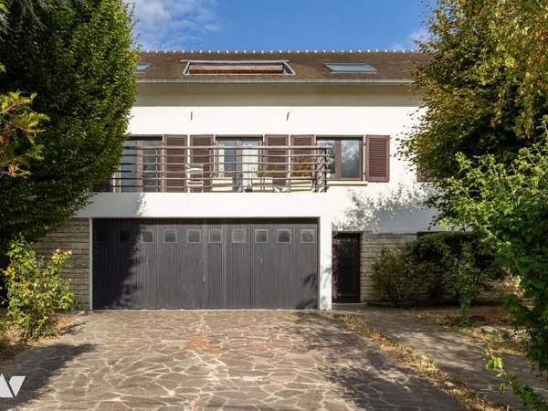 Maison 12 pièces 247 m²