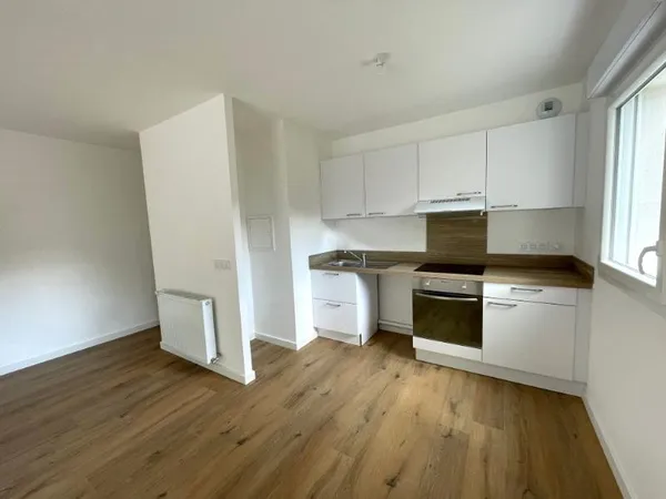 BREST LAMBEZELLEC - 105 RUE DE LANROZ - Appartement T3 récent de 64m² avec une place de parking et u