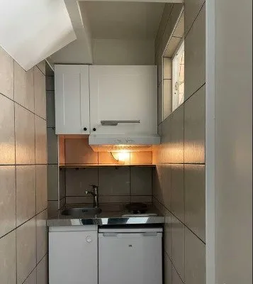 Studio / 17m² / Mairie de Clichy (Ligne 13)