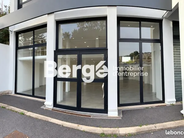 Local commercial 180 m²