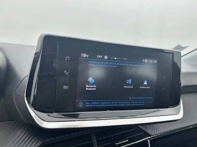 Peugeot 208 puretech 75 s&amp;s bvm5 — photo 21