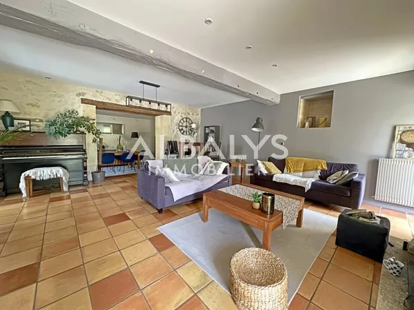 Maison de Bourg - ARVEYRES -