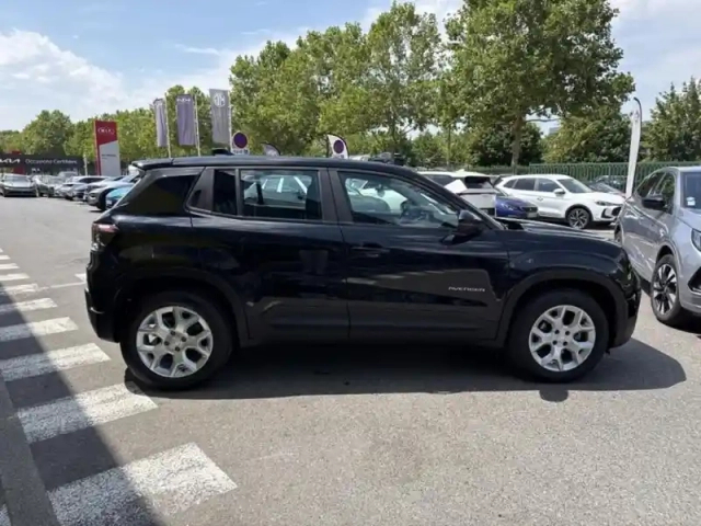 Jeep Avenger 1.2 turbo t3 100ch altitude pk premium — photo 4