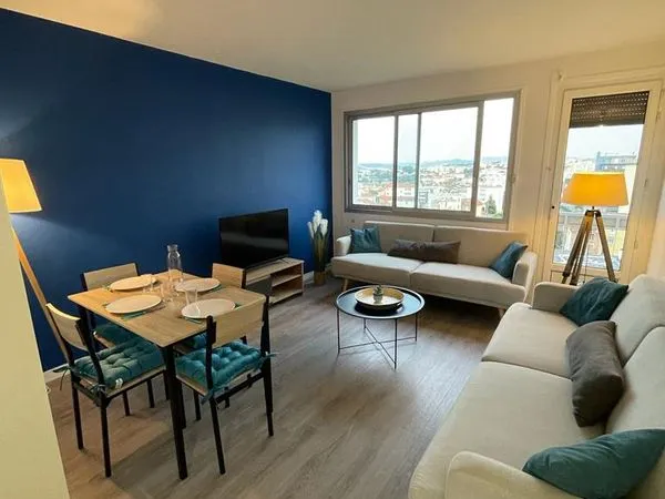 Appartement 80 m² - 4 chambres, vue sur les Puys, parking