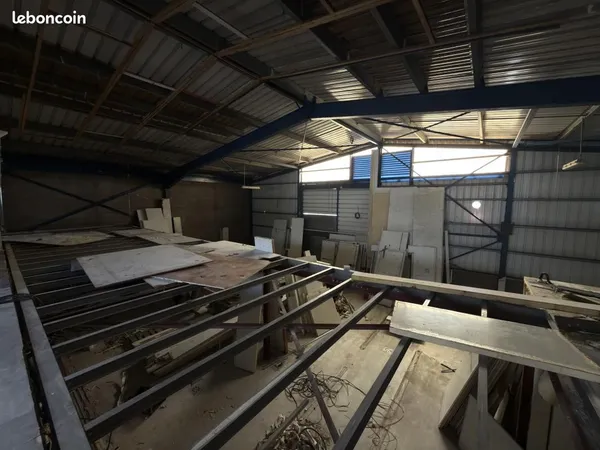 Local industriel 478 m²