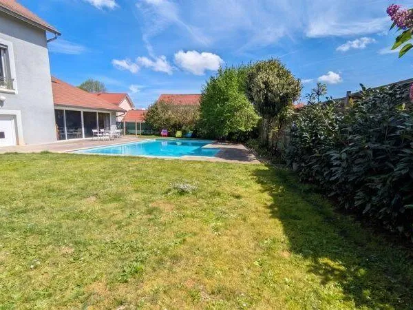 Maison 7 pièces 200 m²