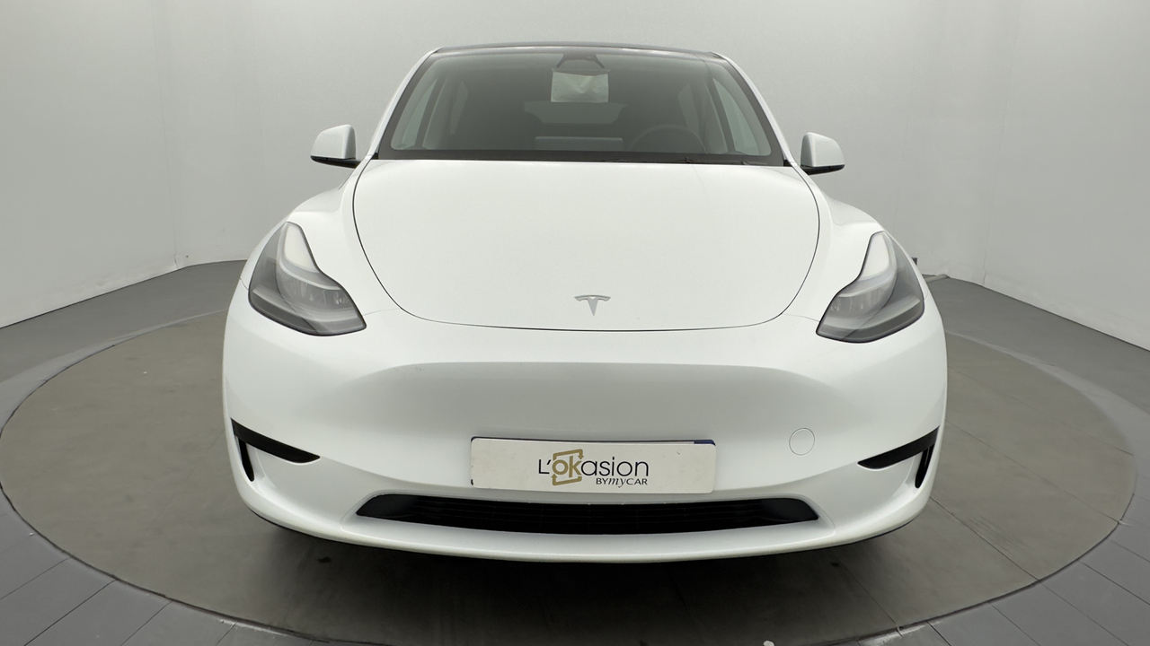 Tesla MODEL Y Standard RWD — photo 8
