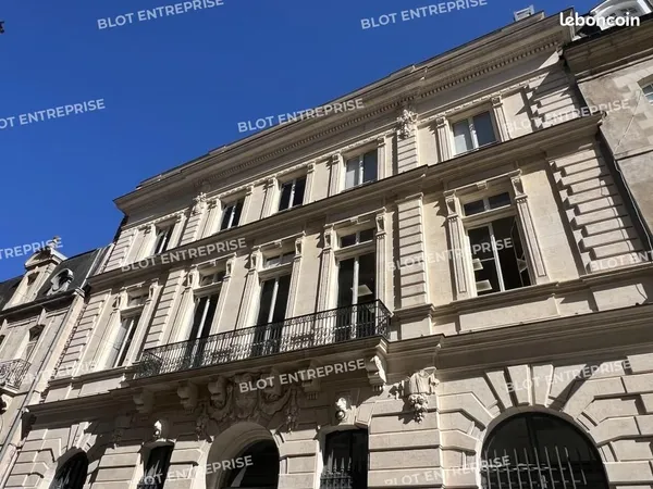 Bureaux 741 m²