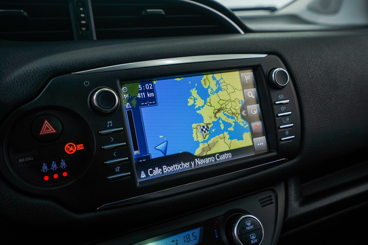 Toyota Yaris 3 — photo 28