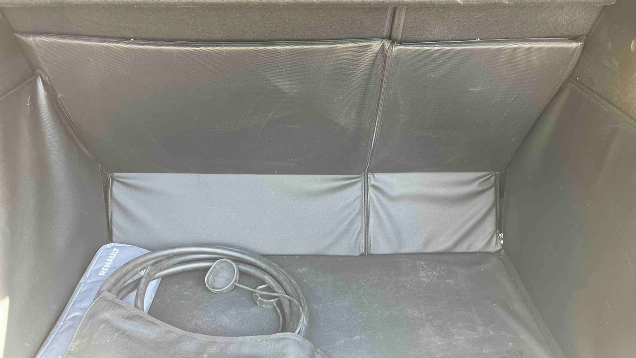 Renault Megane E-Tech EV60 220 ch optimum charge — photo 13