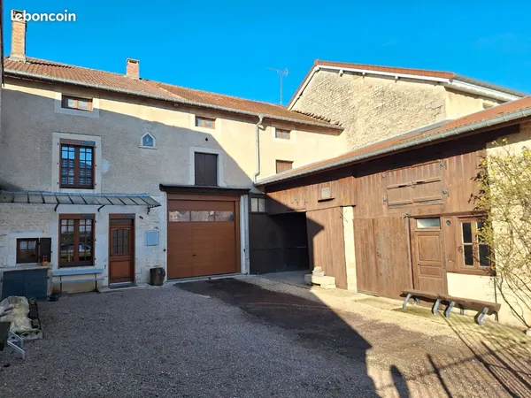 Maison ancienne rénovée et dépendances 488 m2