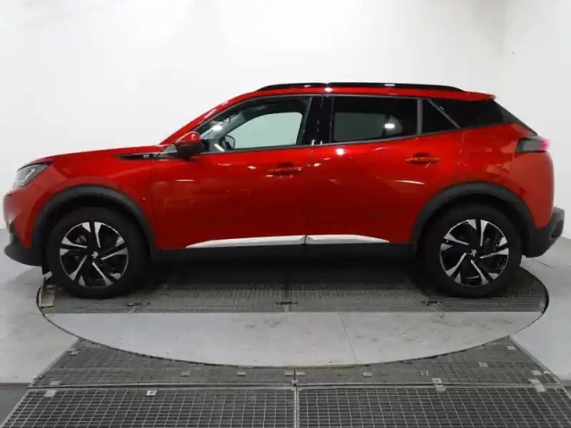 Peugeot 2008 e- 136ch allure business — photo 7
