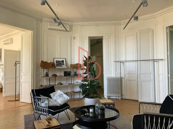 Bureaux 176 m²