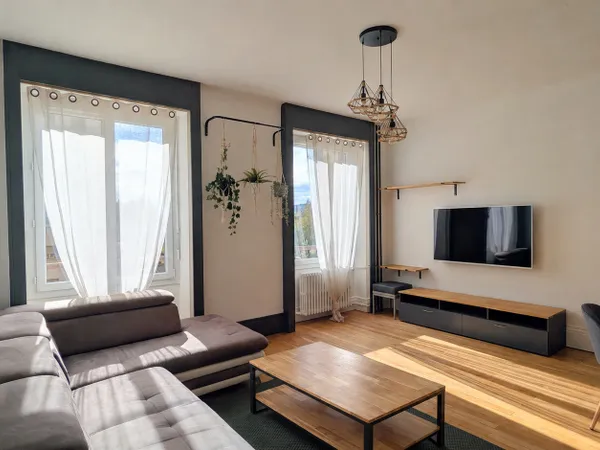 Grand T2 meublé de 65m², lumineux et plein de charme - Place Jean Macé Lyon 7ème