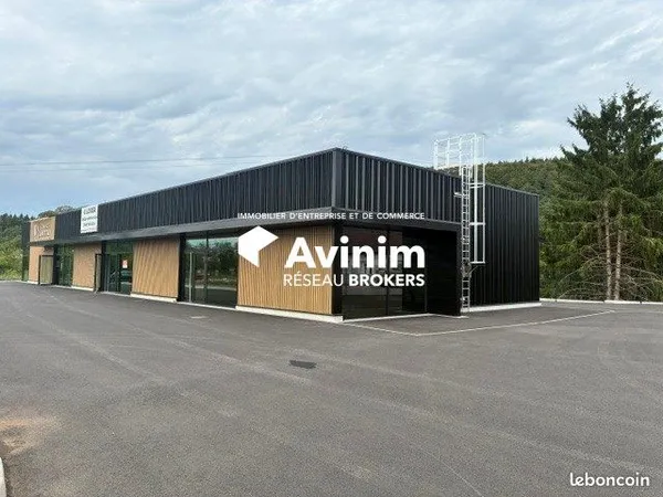 Local 292 m² Pouxeux