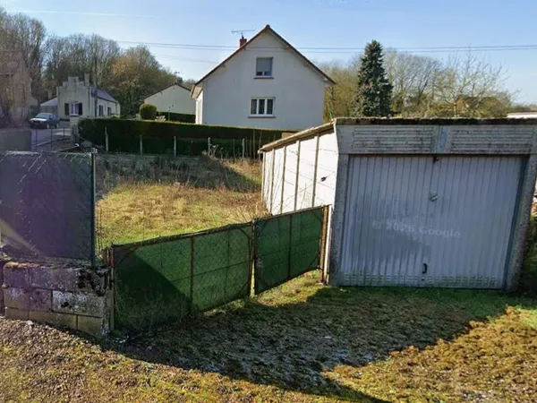 GARAGE + TERRAIN DE STOCKAGE - 250 m² - IDÉAL ARTISAN
