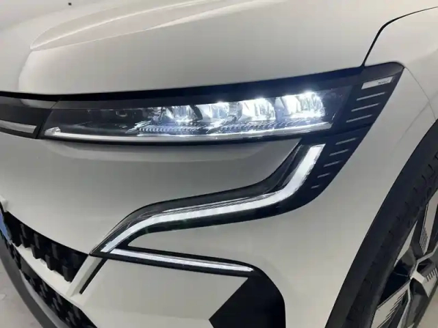 Renault Megane e-tech ev40 130ch standard charge — photo 86