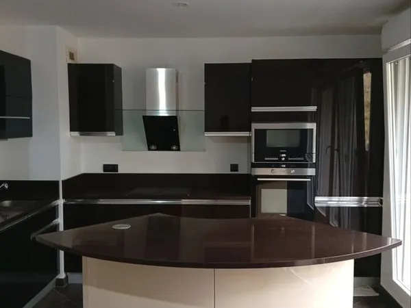 Appartement F3 résidence privée pavillonnaire