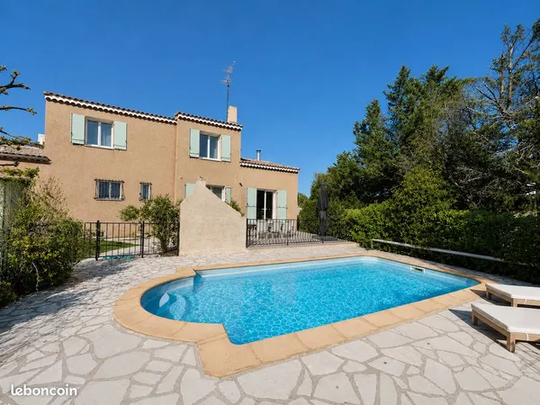 ✨ VIDAUBAN (83) - Magnifique maison rénovée avec piscine, jardin et fort potentiel ✨