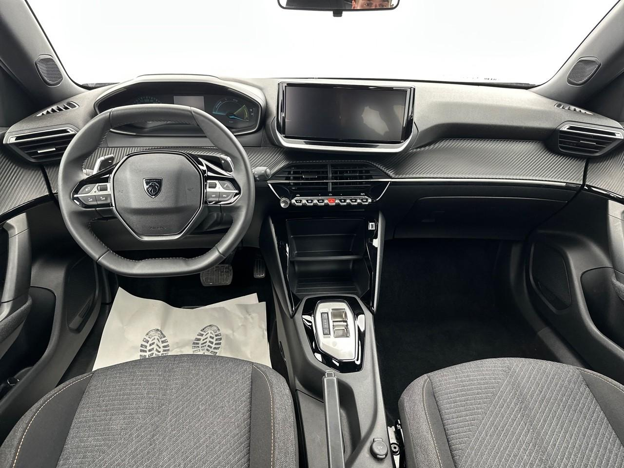 Peugeot 2008 hybrid 145 e-dcs6 style — photo 9