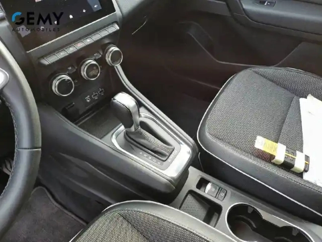 Renault Captur e-tech 145 - 21 — photo 12