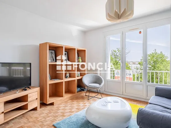APPARTEMENT T4 avec place de parking et cave