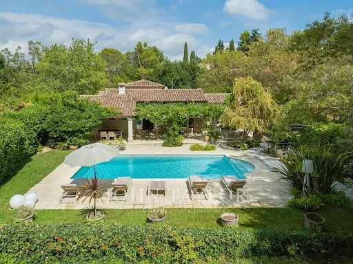Villa 6 pièces 200 m²