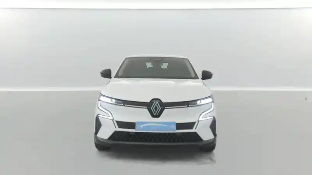 Renault Megane e-tech ev40 130ch standard charge — photo 7