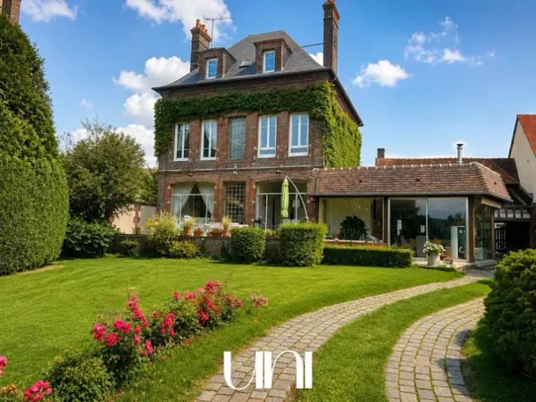 Propriété 8 pièces 260 m²